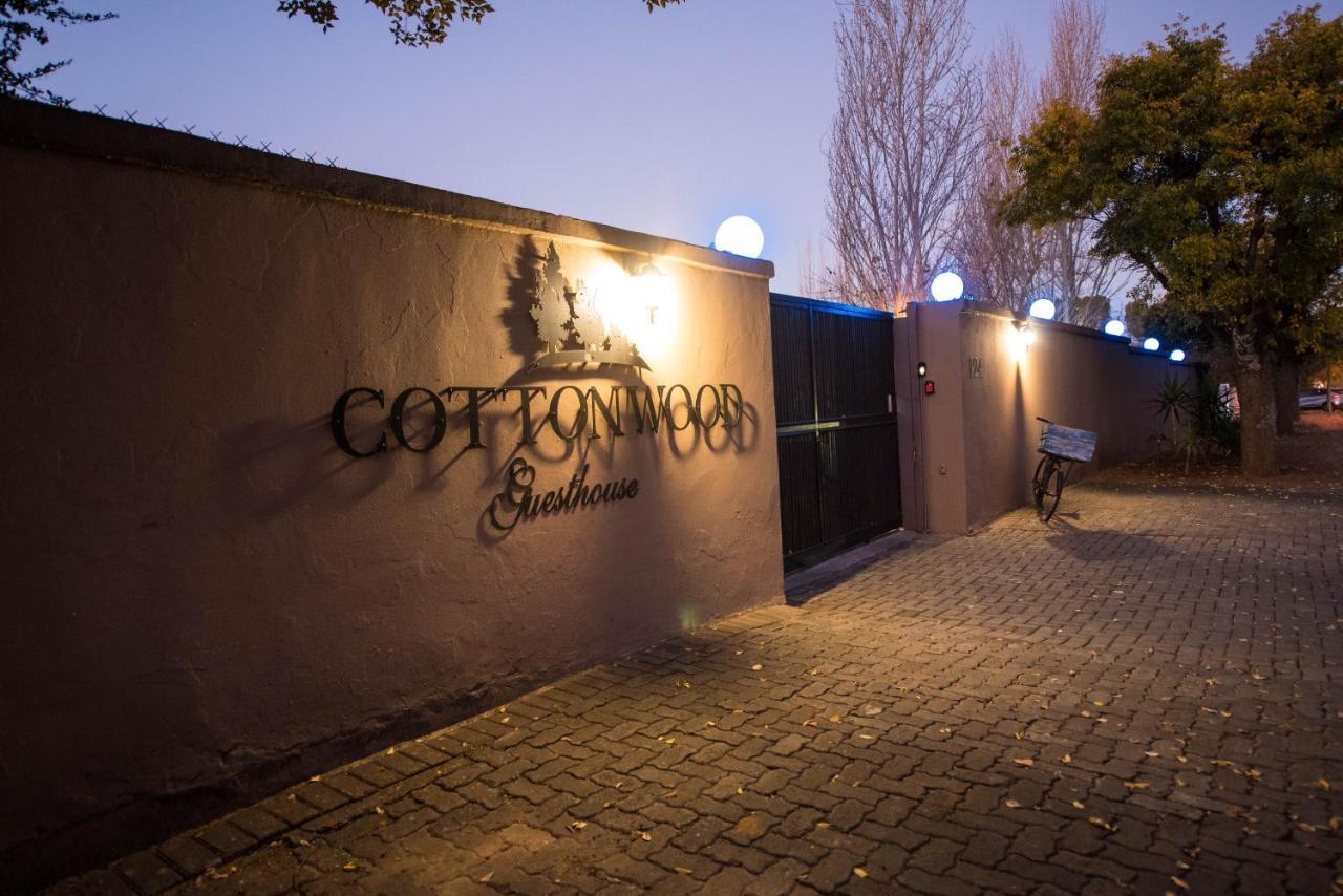Cottonwood Guesthouse Oasis Bloemfontein Exteriör bild