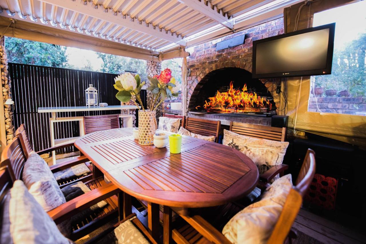 Cottonwood Guesthouse Oasis Bloemfontein Exteriör bild
