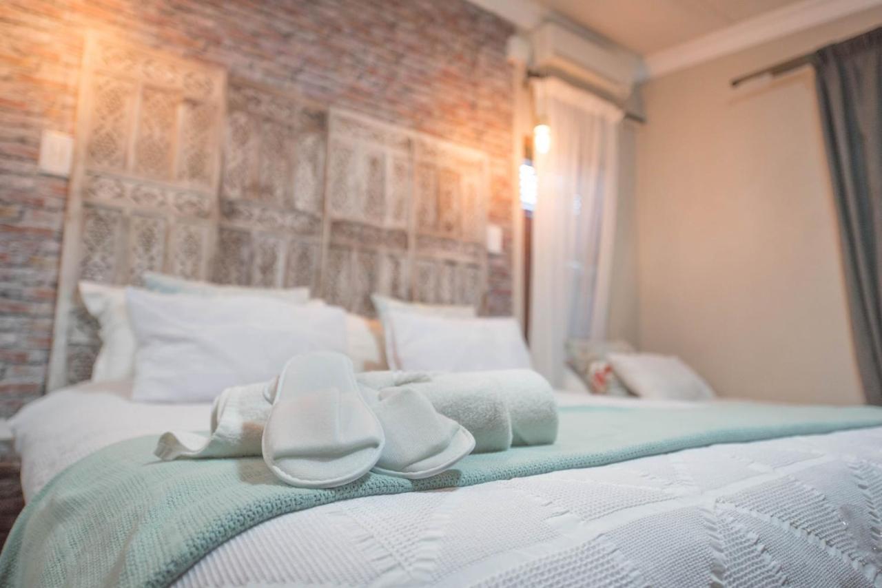 Cottonwood Guesthouse Oasis Bloemfontein Exteriör bild