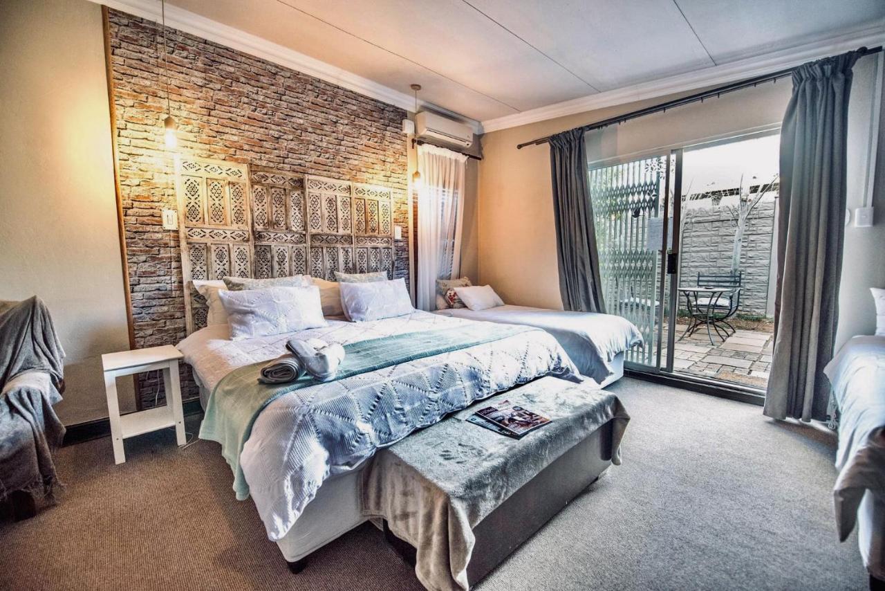 Cottonwood Guesthouse Oasis Bloemfontein Exteriör bild