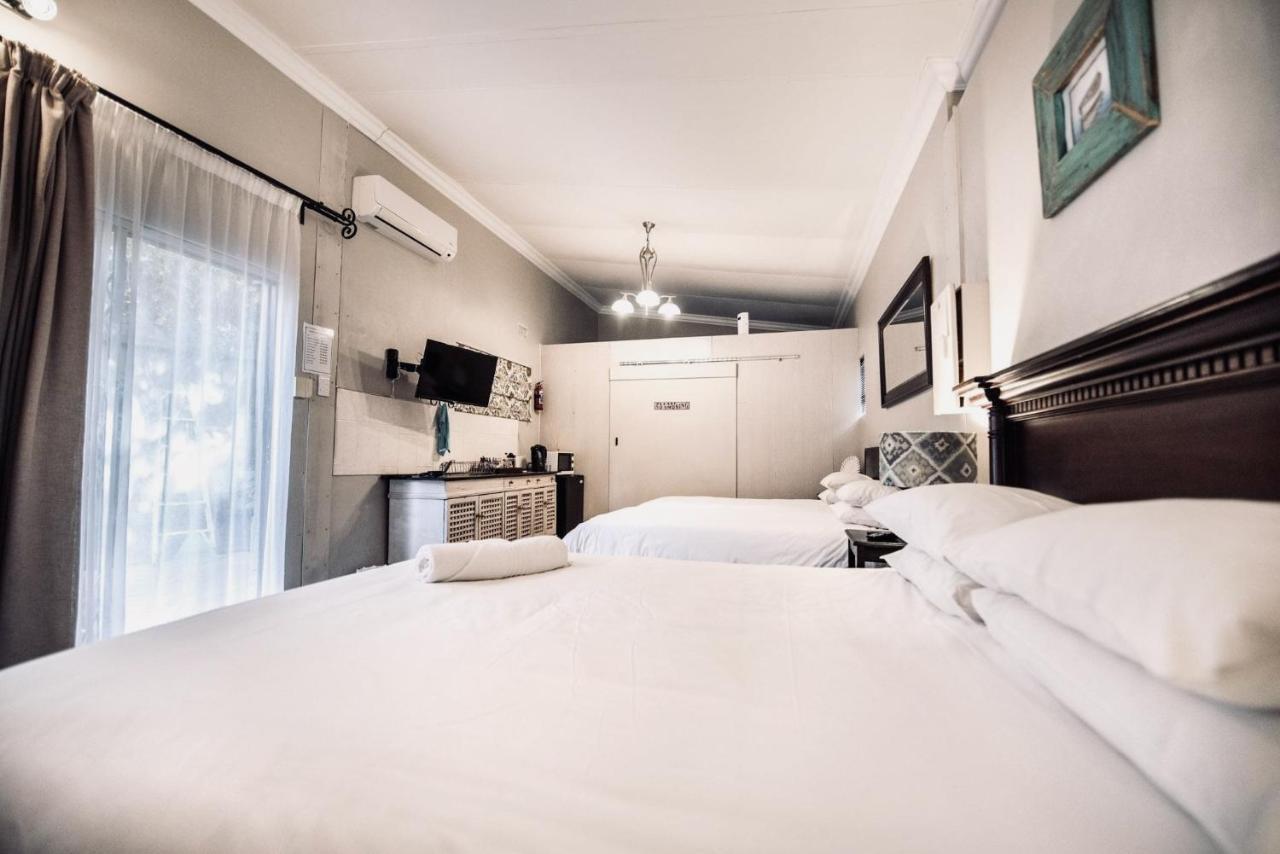 Cottonwood Guesthouse Oasis Bloemfontein Exteriör bild