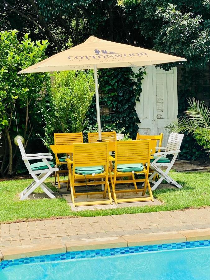 Cottonwood Guesthouse Oasis Bloemfontein Exteriör bild