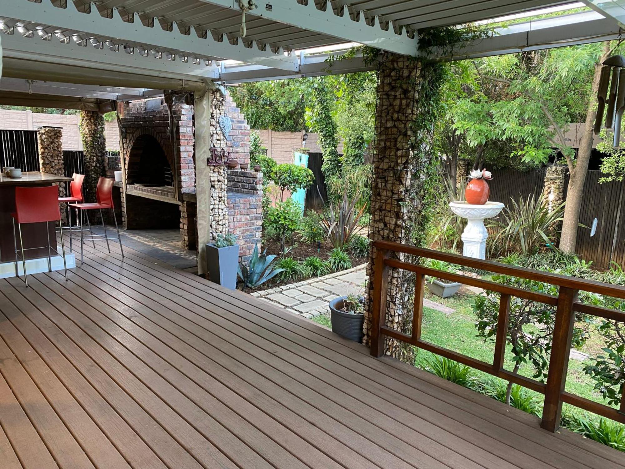 Cottonwood Guesthouse Oasis Bloemfontein Exteriör bild
